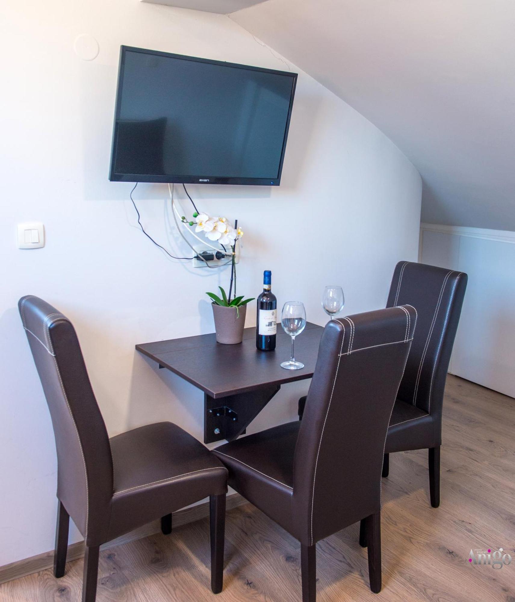 Apartments Enigma - With Private Parking Мостар Екстериор снимка