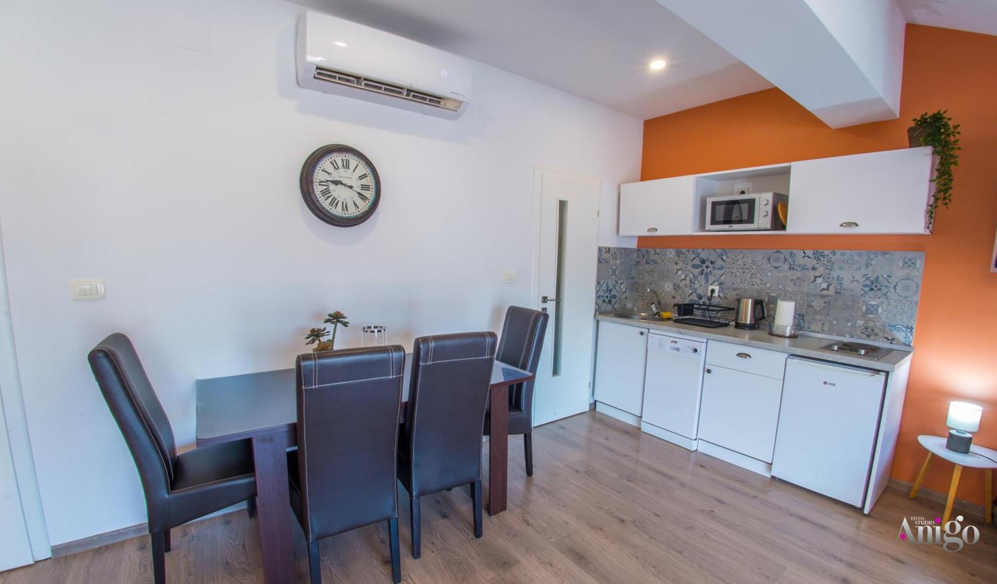 Apartments Enigma - With Private Parking Мостар Екстериор снимка